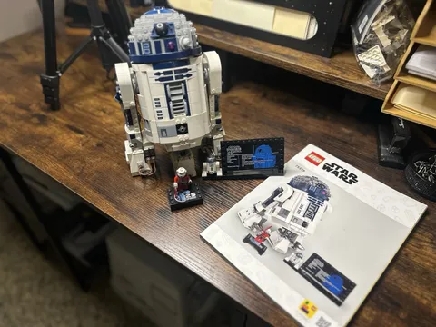 LEGO Star Wars: R2-D2 (75379)