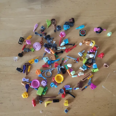 Lego large lot of 100+ Pcs Accessories Food Kitchen Utensils Instruments Purses