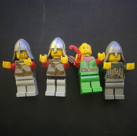 LEGO Minifigure Lot of 4 Castle Medieval Knights