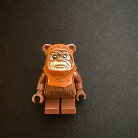 LEGO STAR WARS Wicket Ewok Dark Orange Hood Minifigure sw1218