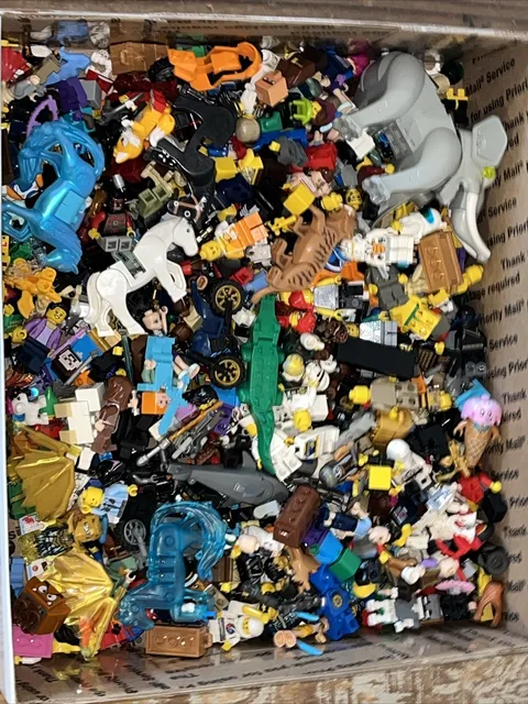 LOT 3+ LBS LEGO MINIFIGURES PARTS & PIECES STAR WARS FRIENDS NINJAGO MINECRAFT