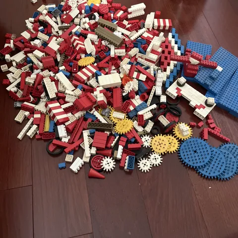 Large Lot Of Vintage Lego Assortment Bricks Misc. Sizes Shapes & Colors   5 lbs