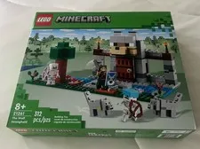Lego Minecraft The Wolf Stronghold 21261 NEW And Sealed Retired Set