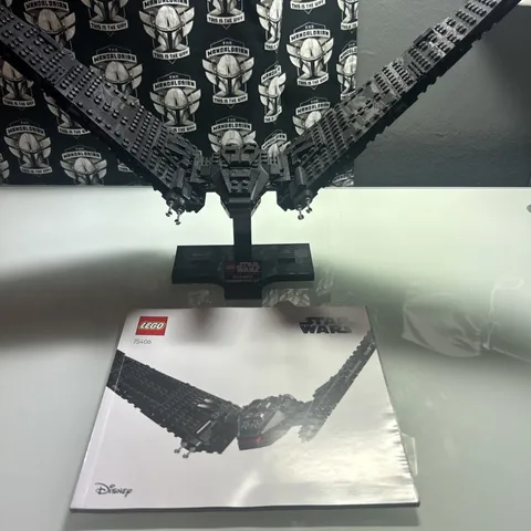 LEGO Star Wars:  Kylo Ren's Command Shuttle (75406)