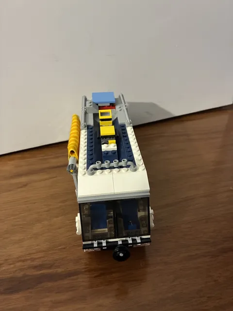 LEGO CREATOR 31052: Vacation Getaway Set  Great Condition Fantastic Gift