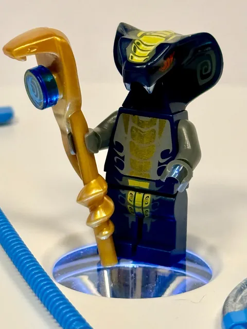 LEGO® "SLITHRAA" Ninjago Rise of the Snakes (njo0045) Spinner & Hypnobrai Staff