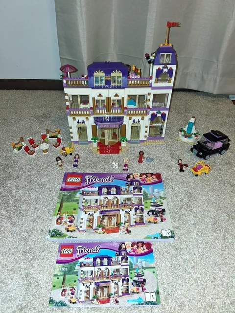 2015 LEGO Friends Heartlake Grand Hotel Set 41101 Minifigures Age 8-12, 99% Comp