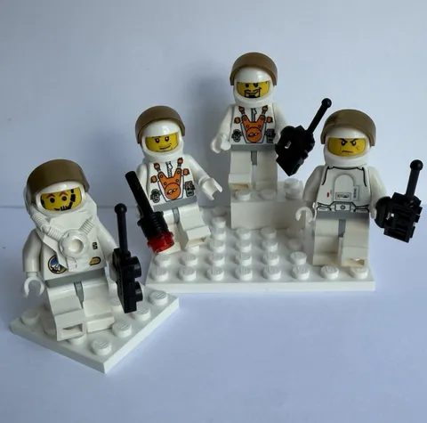 1999- Now LEGO Mini-Figure Astronaut Suit Gold Visor Mission City Space Lot of 4