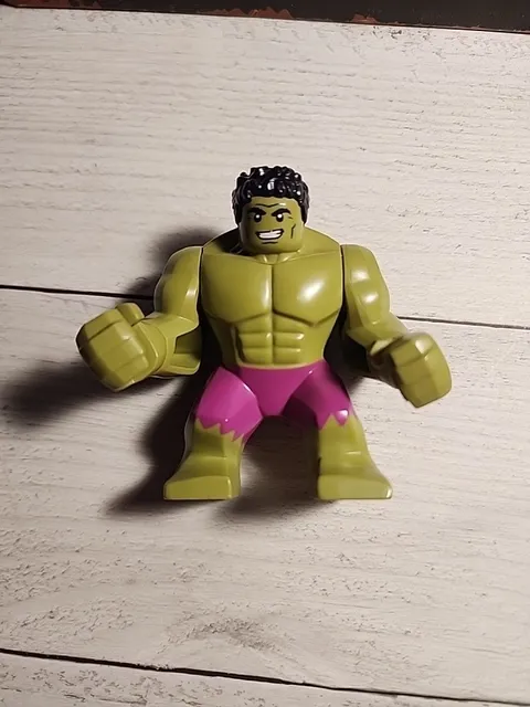 Lego Marvel Super Heroes HULK FIGURE Black Hair ~ Magenta Pants Minifigure sh643
