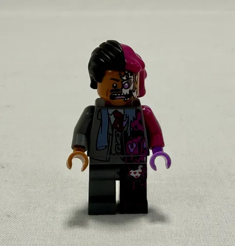 LEGO sh0395 Two-Face Minifigure DC Super Heroes Fast Shipping