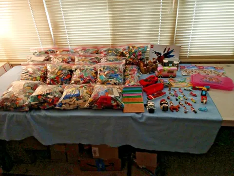 50 LBS MIXED LEGO BRICKS,PLATES,PCS PARTS,LG  LOT LEGO FRIENDS FIGURES, TOYS ETC