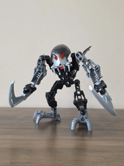 LEGO BIONICLE: Matoran Of Light - Kirop (8949) 100% Complete