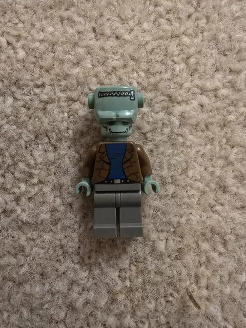 Vintage 2002 LEGOS Frankenstein Monster Minifigure