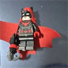 LEGO Batwoman Minifigure 76300