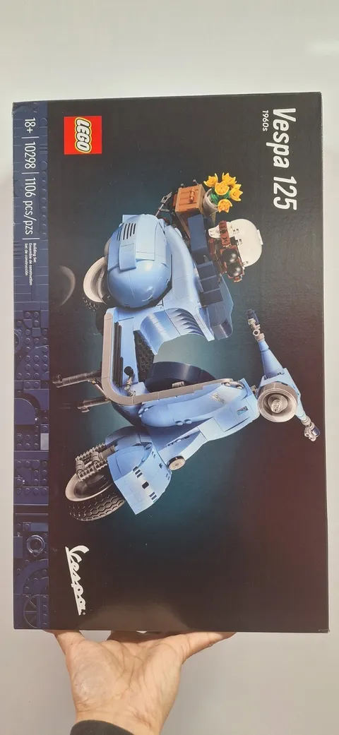 LEGO Icons 10298 Vespa 125 Pastel Blue Scooter Damaged Box - READ DESCRIPTIONS-