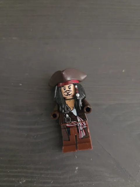 LEGO Pirates Caribbean Minifigure Captain Jack Sparrow Tricorne (Genuine)