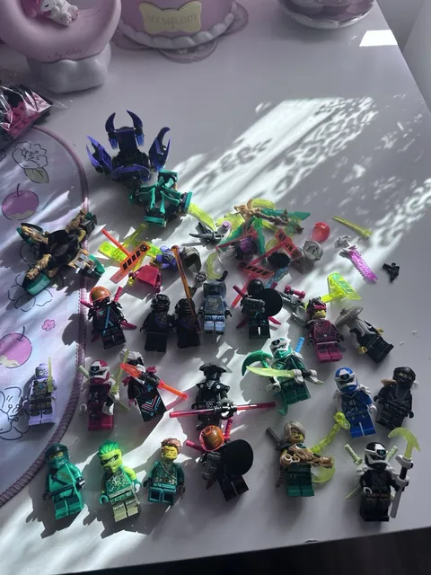 LEGO NINJAGO Minifigure Lot w/ Minifigure Parts & Accessories, Ninjas