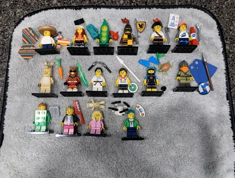 LEGO Minifigures Series 20 71027 complete set of 16 Minifigures
