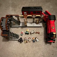 LEGO Harry Potter Hogwarts Express Train & Station Platform Lot w/ Minifigs