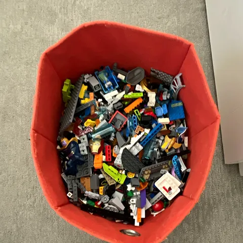 LEGO Bulk Lot Assorted Bricks Pieces Parts Plus Some Minifigures