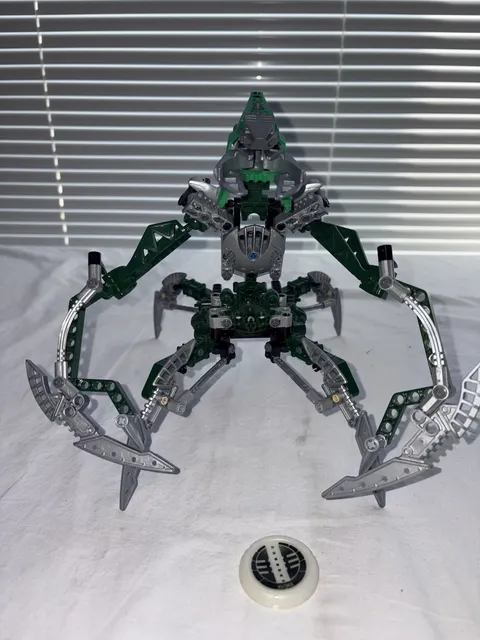 LEGO BIONICLE: Nidhiki (8622)! 100% Complete! Excellent Condition!