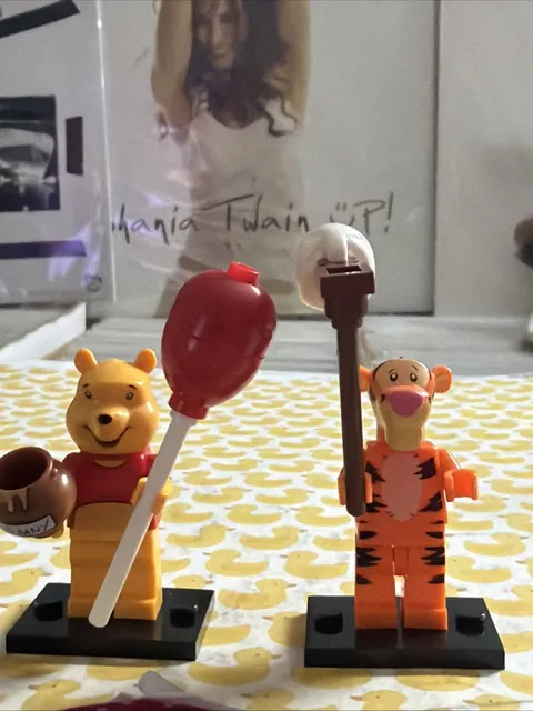 WINNIE THE POOH BEAR TIGGER TIGER LEGO MINIFIG FIGURE lot disney hunny honey pot