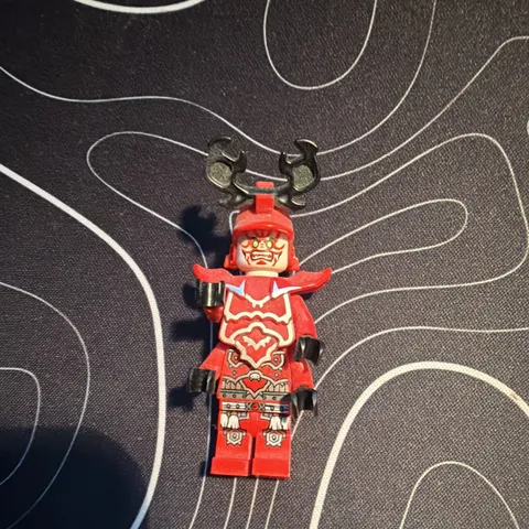 LEGO Plastic Minifigure Red Samurai Armored w/ Antler Horned Helmet