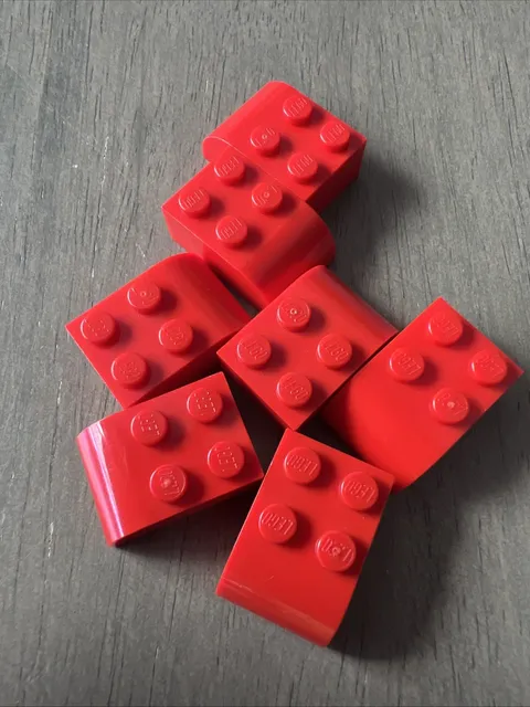 LEGO 6215 Red Slope, Curved 3 x 2 with 4 Studs 7 Pieces