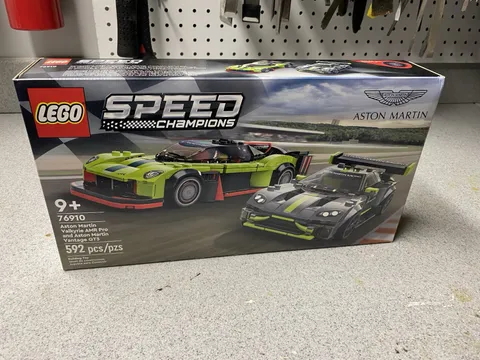 LEGO Speed Champions 76910 Aston Martin Valkyrie AMR Pro & Vantage GT3 Brand New