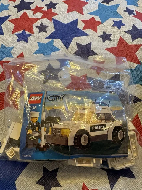 Lego City Police Car 7236 Loose Pieces - SEE DESCRIPTION