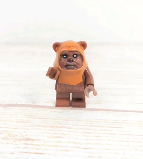 Lego Star Wars WICKET the Ewok 2009 Minifigure sw0237 From 8038 Battle of Endor 
