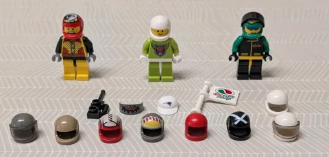 Lego  Race Car Drivers  Minifigures - Lot