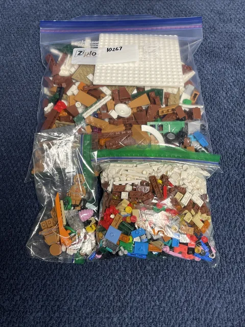 LEGO Winter Village 10267 Gingerbread House 100% Complete Good Condition 