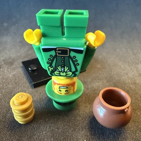 LEGO Leprechaun Minifigure - 8827 Collectible Series 6 CMF ***NEW***