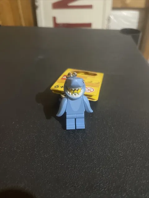 LEGO BLUE SHARK SUIT GUY Minifigure KEYCHAIN/KEYRING  Lego 853666