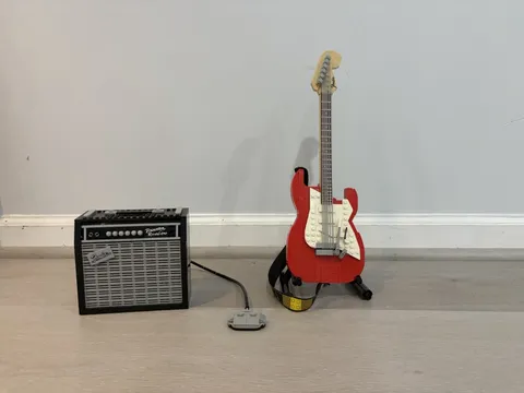 LEGO Ideas Fender Stratocaster Electric Guitar (21329) (retired set)