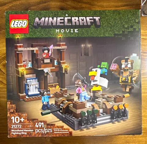 LEGO Minecraft Movie Woodland Mansion Fighting Ring 21272 491pcs Age 10+