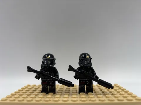 LEGO Star Wars Minifigures lot of (2) sw1416 Imperial Death Trooper w/ rifles!!
