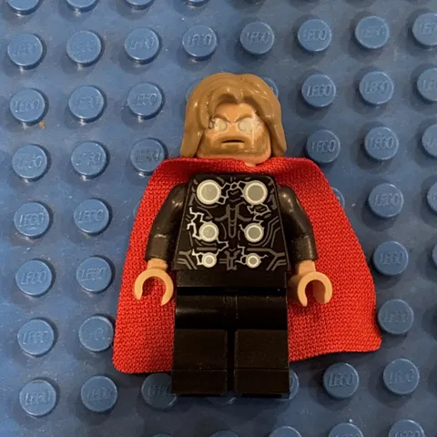Lego Thor Minifigure #sh1014 Dark Tan Hair Set #76313 Marvel Logo