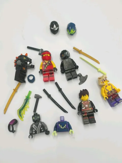 Lego Ninjago Minifigures With Weapons Lot of *17 Pieces 