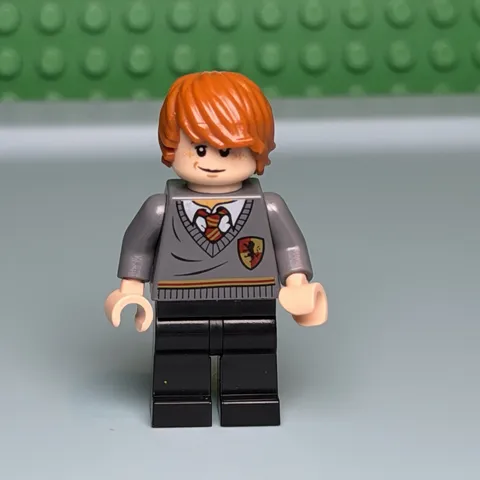 LEGO Harry Potter Minifigure Ron Weasley hp112 Exclusive Only in set 4738 F11