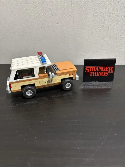 LEGO Stranger Things Jim Hopper Truck Hawkins Sheriff from Set 75810 Complete