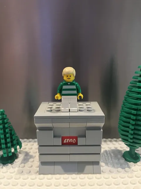 Lego Minifigure SOC059 Soccer Player #18 From Set 3041 - Genuine Nice