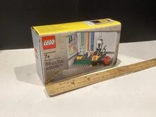LEGO Promotional: Minifigure Factory (5005358)