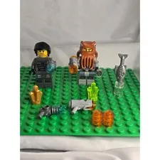 LEGO Space Police 3 Officer 9 Female & Shark Army Octopus Minifigure Bundle