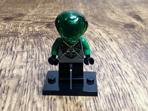 LEGO Insectoids Zotaxian Alien Gray and Green / Green Circuits Minifigure sp025