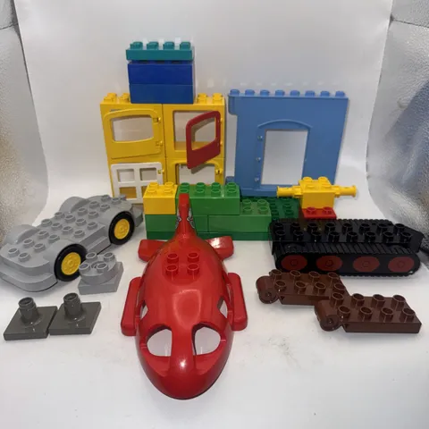 Bob the Builder Duplo Bulldozer Base Treads Tank Car Air Plane Windows Doors Lot