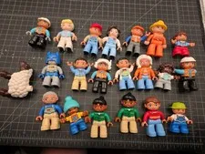 20 LEGO DUPLO MINI FIGS PEOPLE & ANIMALS LOT