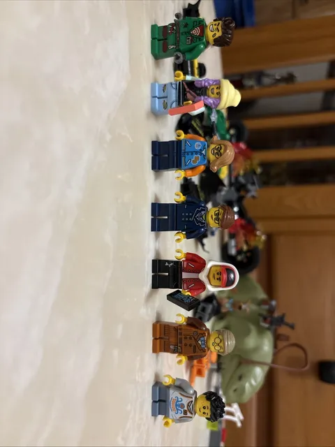 LEGO Newbury Haunted High School Complete Minifigure Set