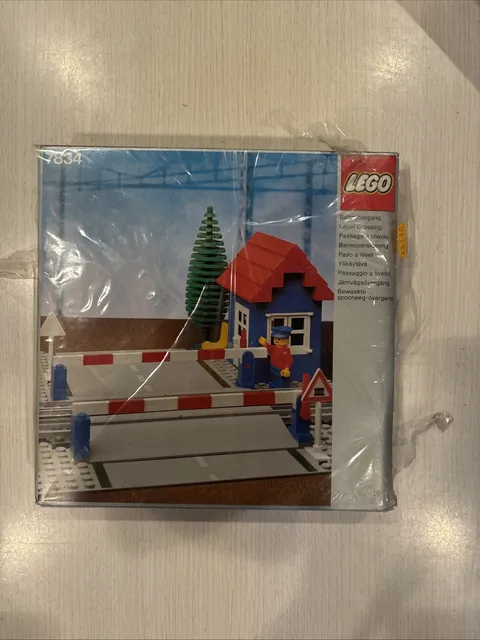Lego 7834 Level Crossing New Sealed Cellophane Coming Off Vintage
